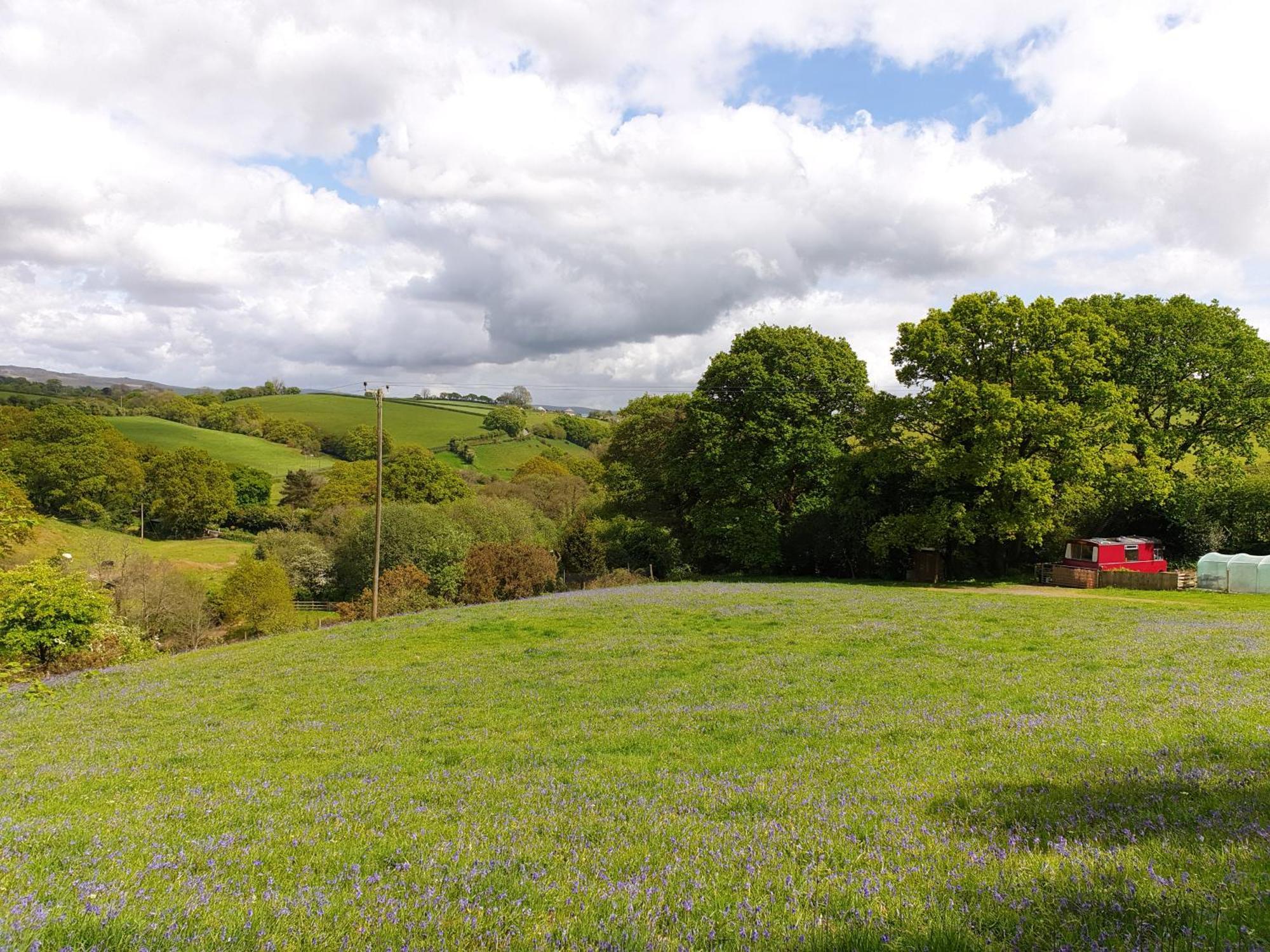 Отель The Megabus Near Tavistock And Dartmoor. Lamerton Экстерьер фото